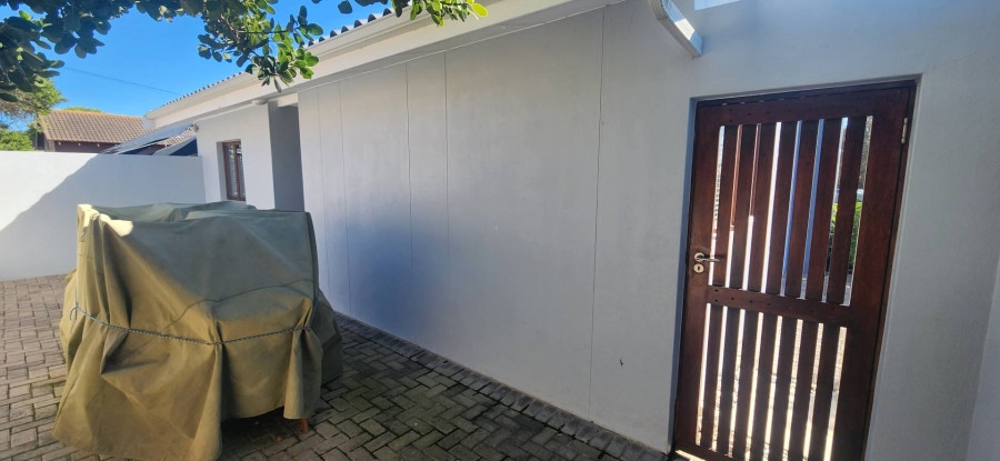 6 Bedroom Property for Sale in Fraaiuitsig Western Cape